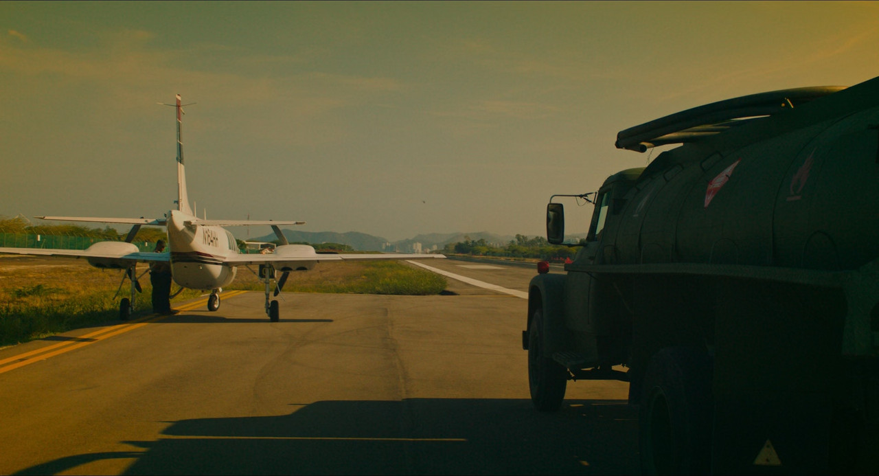 American Made 2017 (1080p x265 10bit Tigole).mkv_snapshot_00.45.