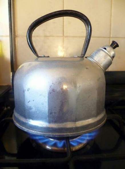 vintagewhistlingkettle.jpg