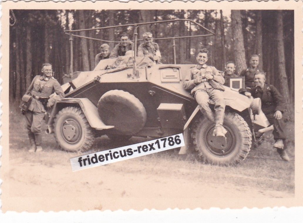 Foto elite Panzerspähwagen Sd.Kfz. 223 Panzer Tank