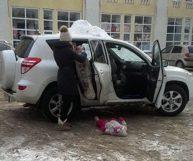 Вождение — точно не их конек: 20 автоледи, которым пришлось непросто