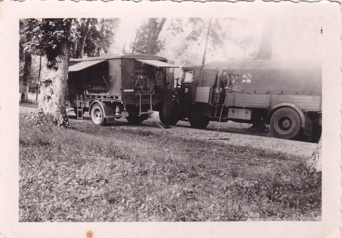 LKW Ford V8 mit Sauerstoff Umfüll Gerät Luftwaff