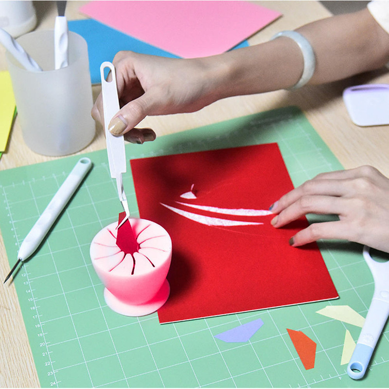 Vinyl weeding scrap collector