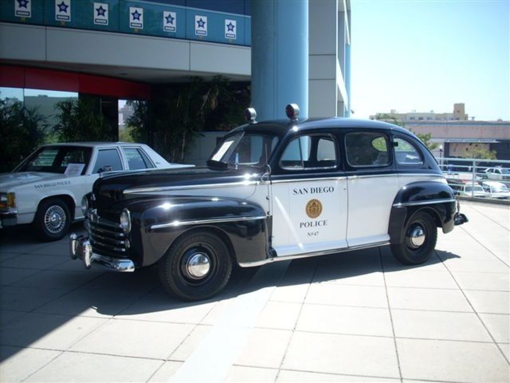 Ford-V8 Fordor Police (1947)