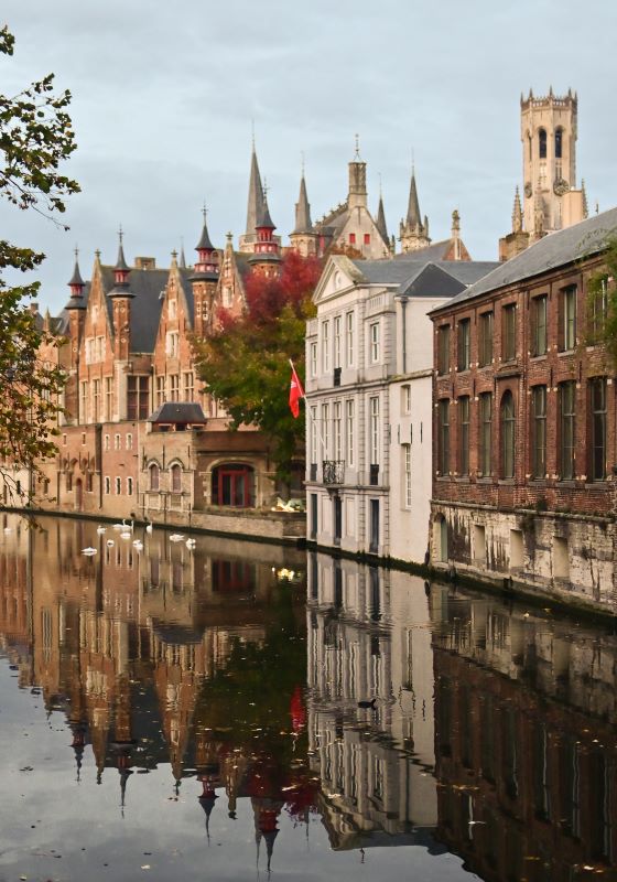 Otoño en Flandes - Blogs de Belgica - Día 3 (I): Amanecer en Brujas y paseo en barca por el canal. (4)