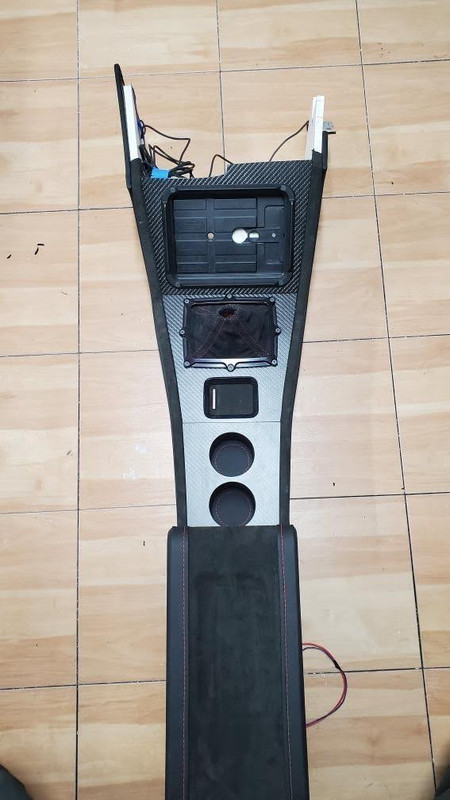 05505F5A-67D3-4E5E-B09B-9C441E7037D9