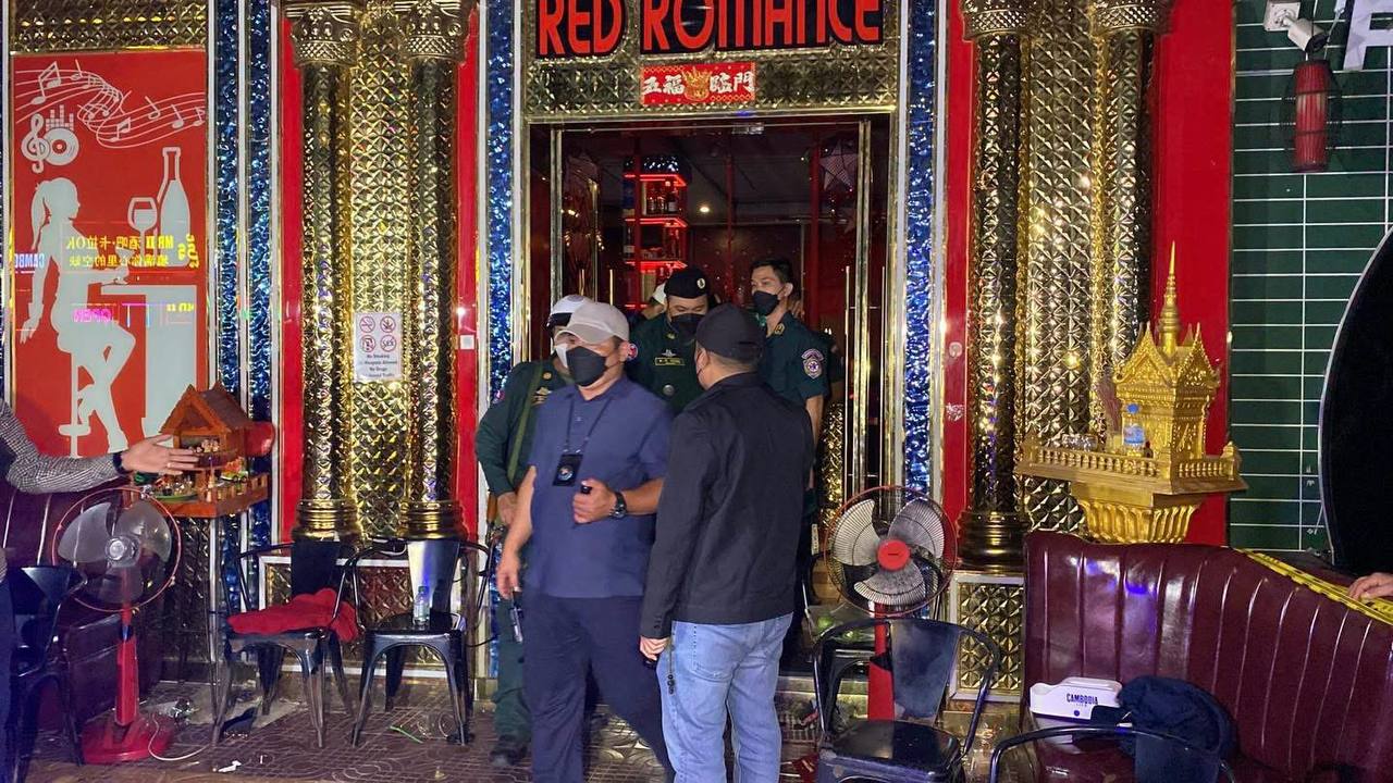 Phnom Penh Police Raid Two Bars on Street 130 Detain 37 in Trafficking Probe 2026 880