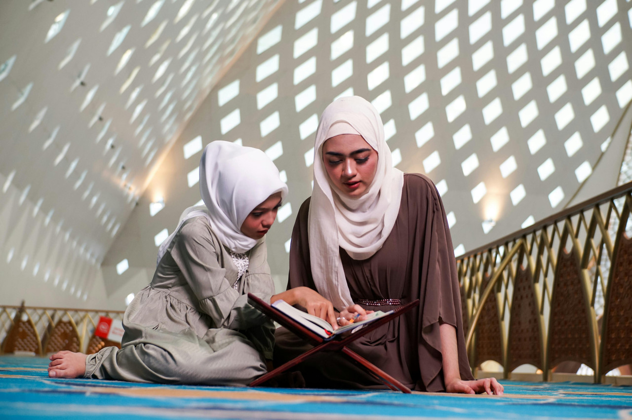 Female Quran Tutors Available