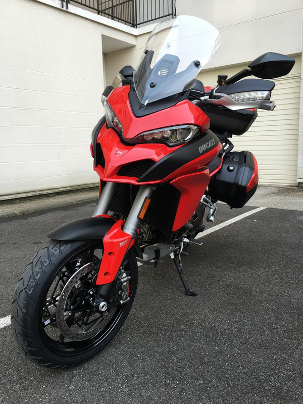 E2F4F51B-6FC0-4884-B1A8-0D56F756A1E8