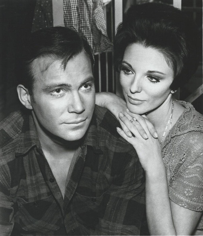 Joan_Collins_h28