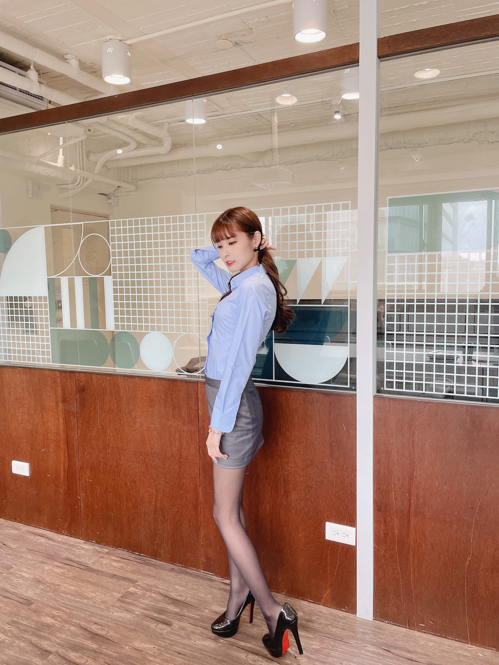 泥泥汝 OL 女郎 B 主题 写真＋视频合集｜高人气职业风作品（350P｜12V｜840MB）插图8