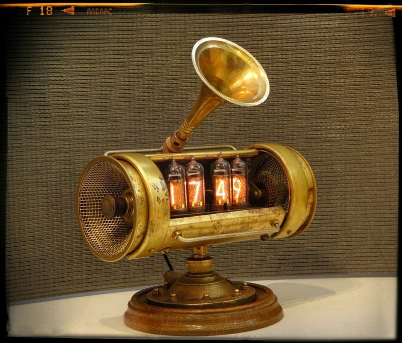 clock-horn.jpg