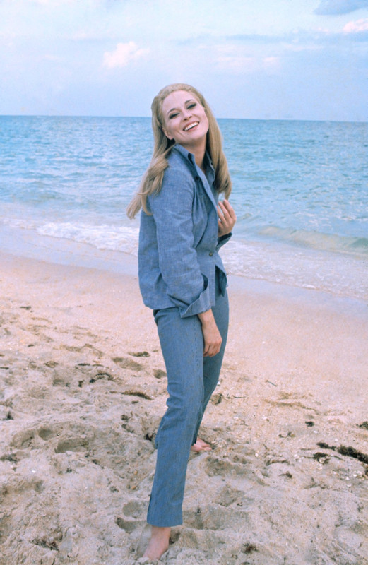 Faye_Dunaway_c67