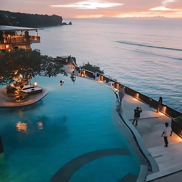 Kolam Renang Infinity