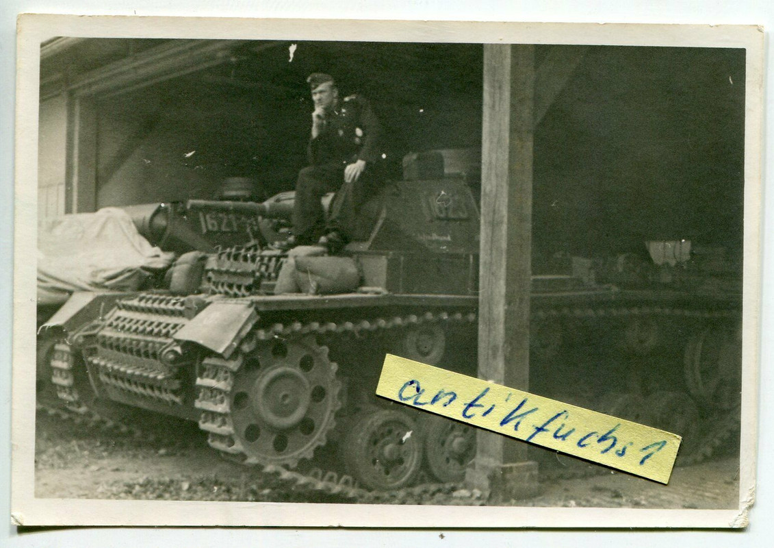 2 Panzer vom Panzer Rgt.35 mit 623 und 621 in Südfrankreich