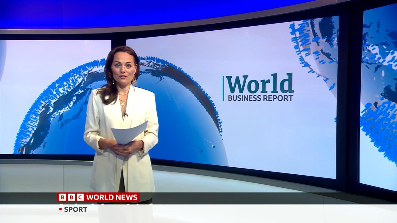 07.15 - 07.45.00 - World Business Report. The host presents and analy....ts_snapshot_08.30_[2022.07.