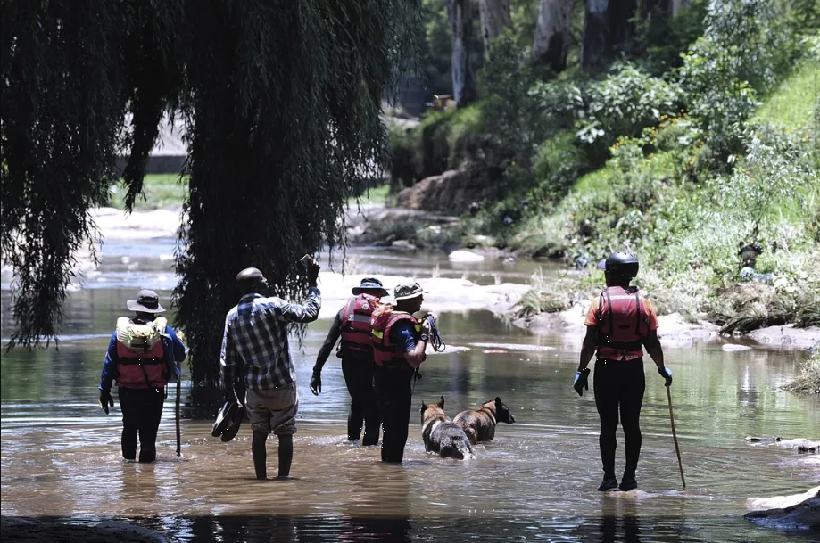 Ceremonia religiosa en el río de Sudáfrica deja nueve muertos 
