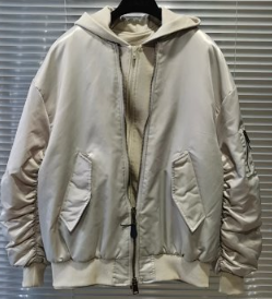 Balenciaga Bomber Crema (Doble Capa)