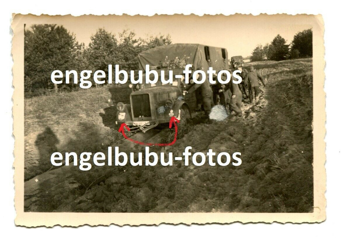 FOTO - Stug-Abt. 243 - STURMGESCHÜTZ - Kfz - LKW mit WAPPEN - Einsatz  combat