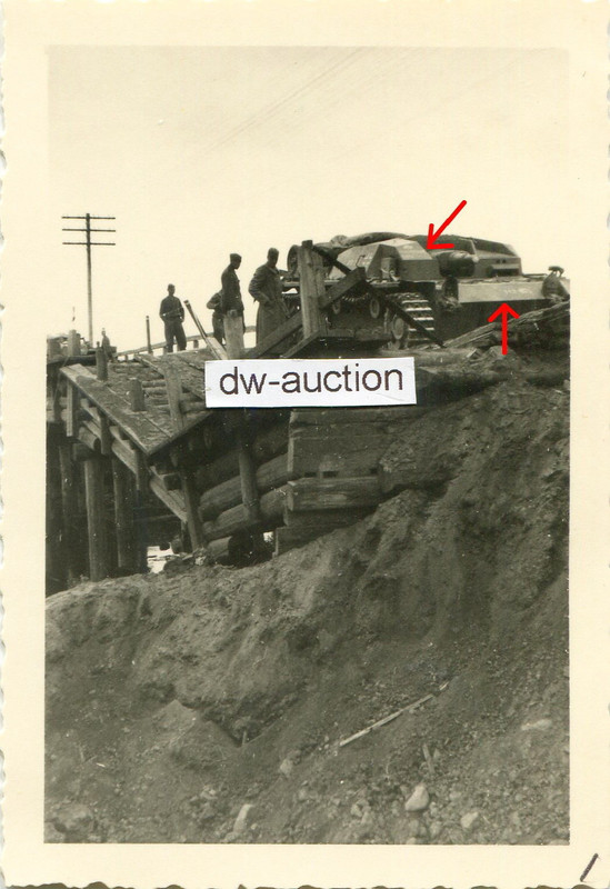 Sturmgeschütz Abt. 226 Stug mit Wappen und 18 Pa