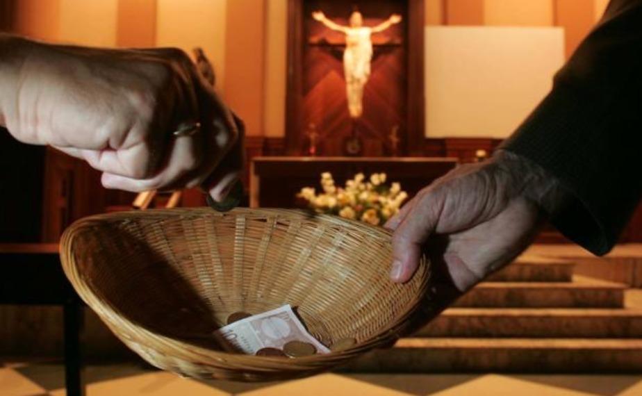 Sacerdote gasta limosnas en drogas y orgías gay; pasará 3 años en prisión