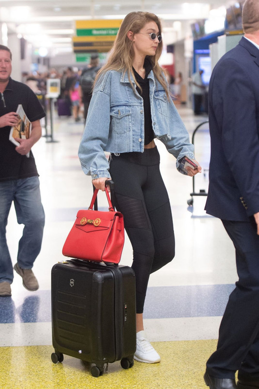 gigi-hadid-at-jfk-airport-in-new-york-09-01-2018-4