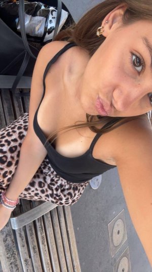 2912682-63b9e22d2a663531bbdbd6c004daf1d8.jpg