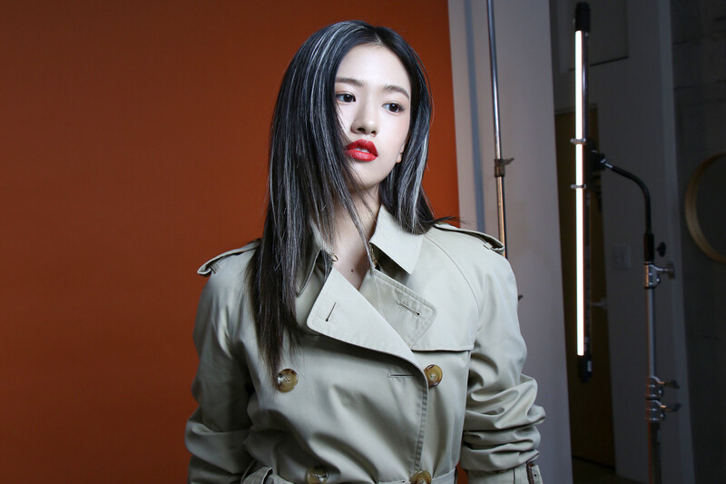 210902-Starship-Naver-Post-Yujin-s-Dazed-Korea-Photoshoot-Behind-documents-1