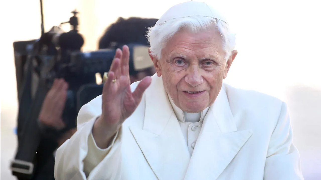 Religiosos del mundo se unen a las oraciones por Benedicto XVI
