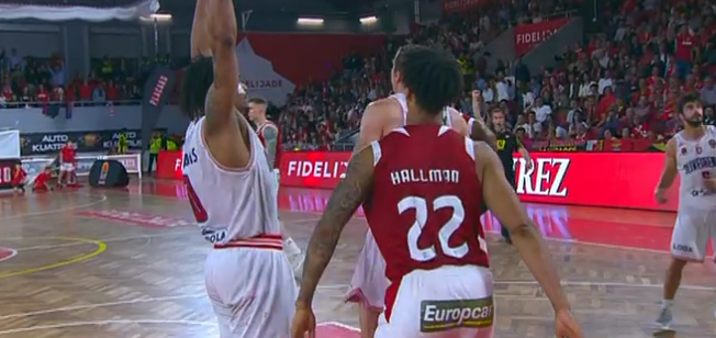 BASQUETEBOL: U.OLIVEIRENSE ADIANTA-SE NA LUTA PELO TÍTULO BASQUETEBOL: U.OLIVEIRENSE ADIANTA-SE NA LUTA PELO TÍTULO