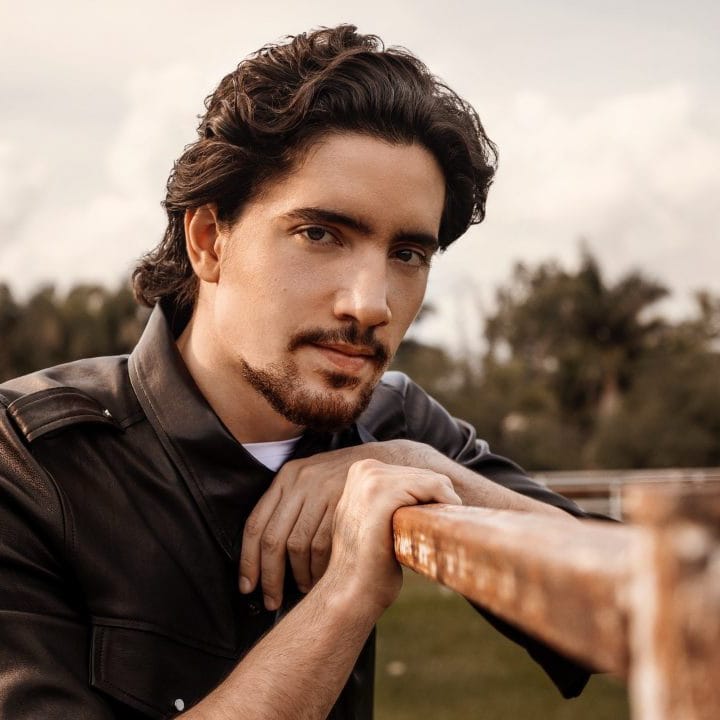 Alex Fernández publica la primera foto de su hija Mía