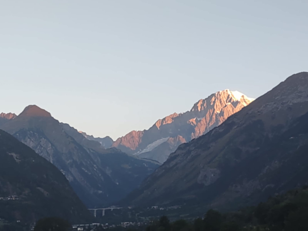 18424E57-04E3-49D9-9C44-6653F293C335