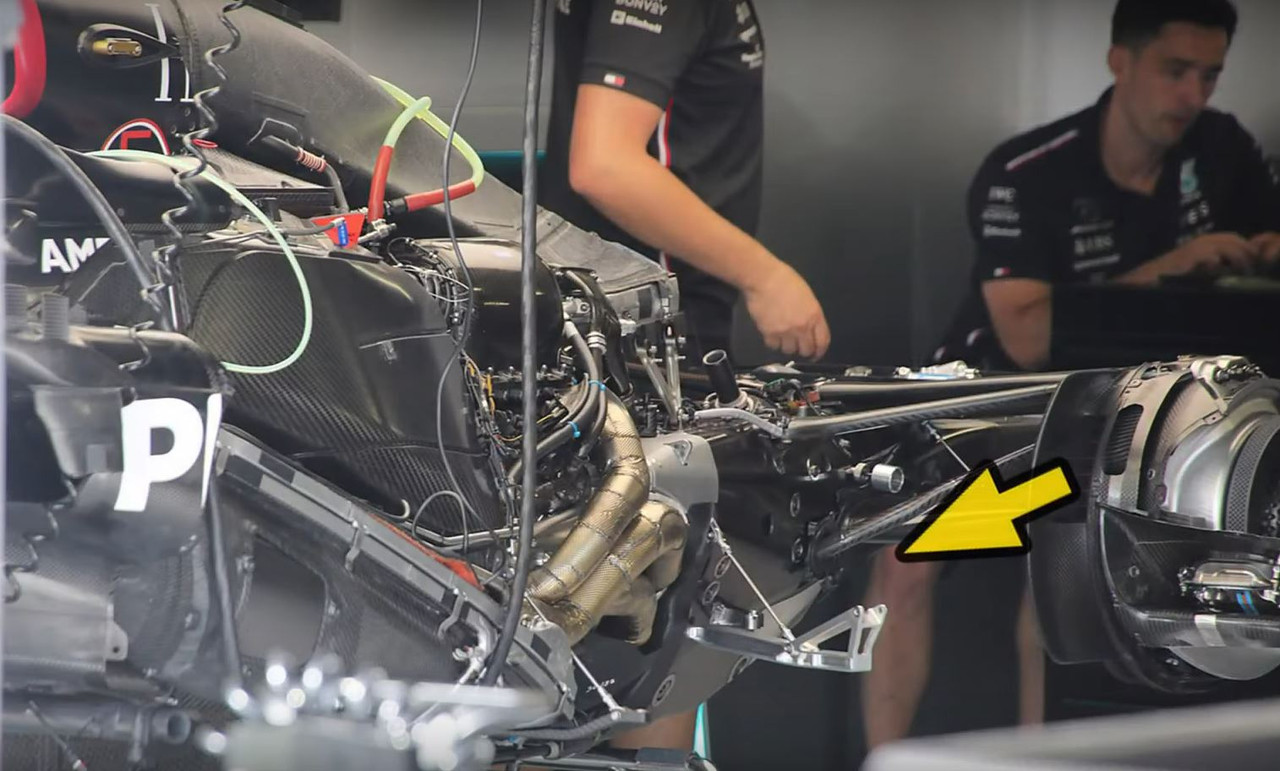 2023-05-25 17_25_58-Piola_ _La nuova Mercedes è frutto di compromessi_ - YouTube — Mozilla Firefox