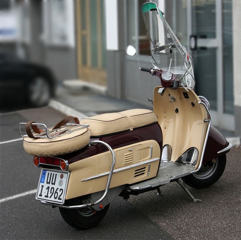 Heinkel_Tourist,_Bj._1962_-_Heck_(2008-10-11)