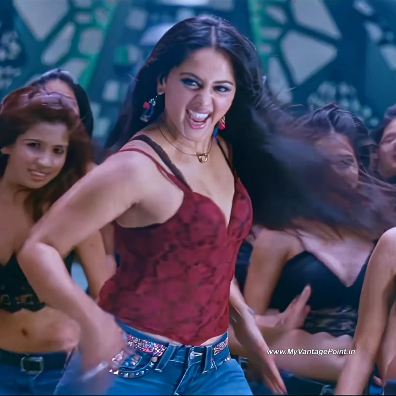 51-Anushka-Shetty-Hot-in-Singam-2-in-Kannukkulle-Song