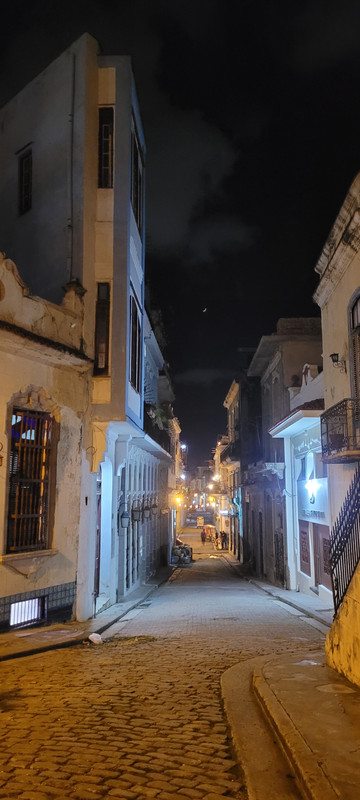 Внезапная поездка. Cuba, tengo un hambre de pingon! Варадеро-Гавана.  Конец декабря 2024