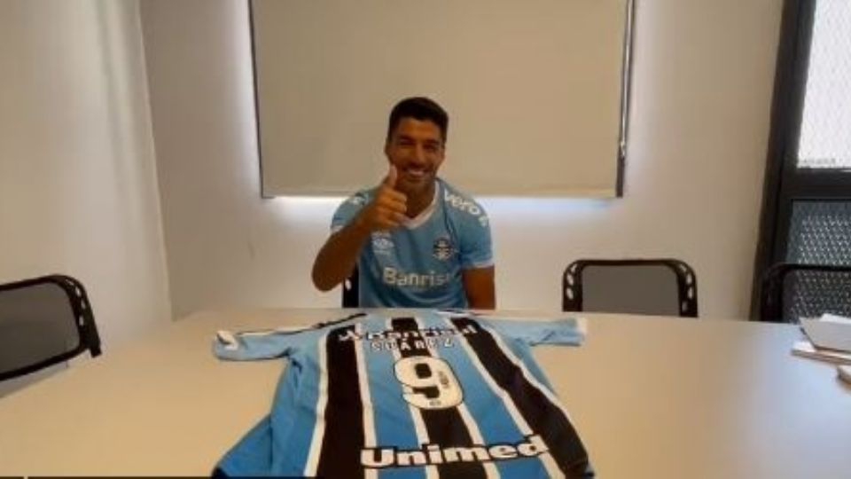 Tras no fichar con Cruz Azul, Gremio anuncia oficialmente a Luis Suárez como su nuevo refuerzo