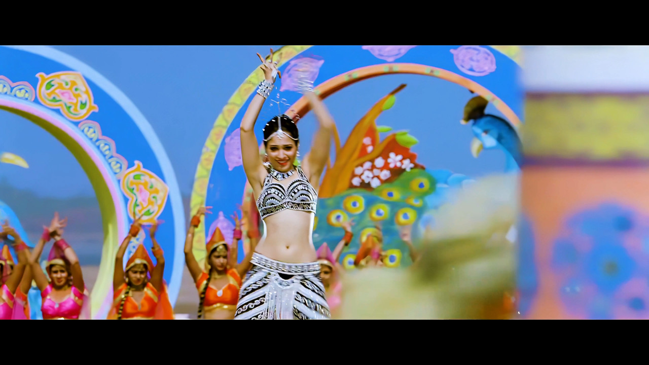 Tamanna Hot Song From Himmatwala Naino Main Sapna 4K (Best Quality).mp4_snapshot_01.16_[2021.04.05_1
