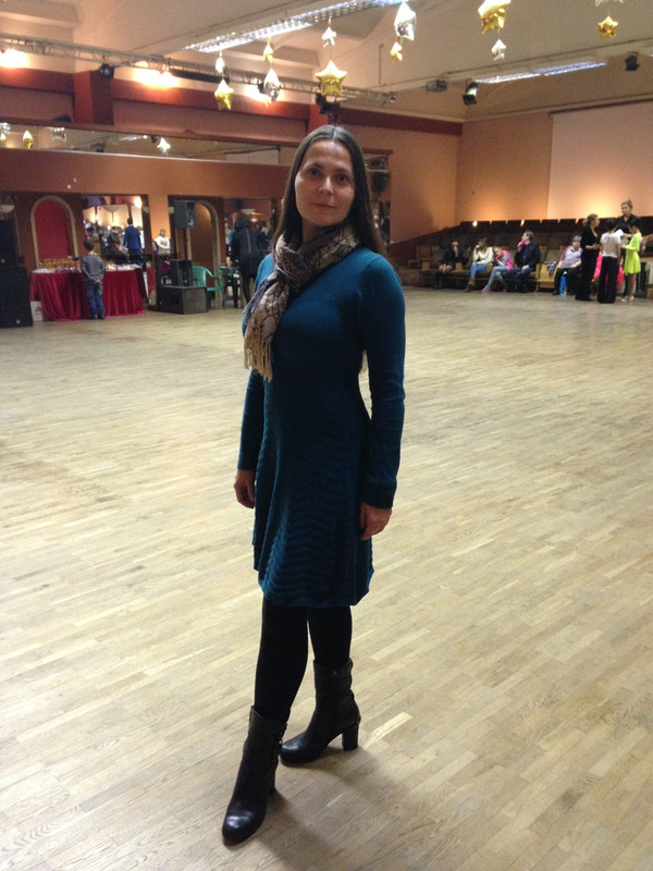 я на конкурсе в платье