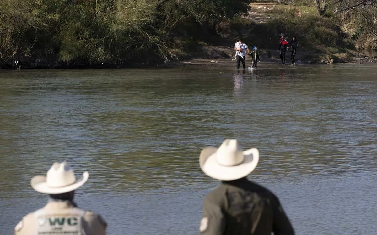 EU acusa a Texas de impedir el rescate de los migrantes ahogados en el Río Bravo