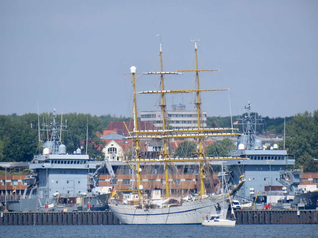 02F62094-3932-47E0-80AE-89A65BD4DD14