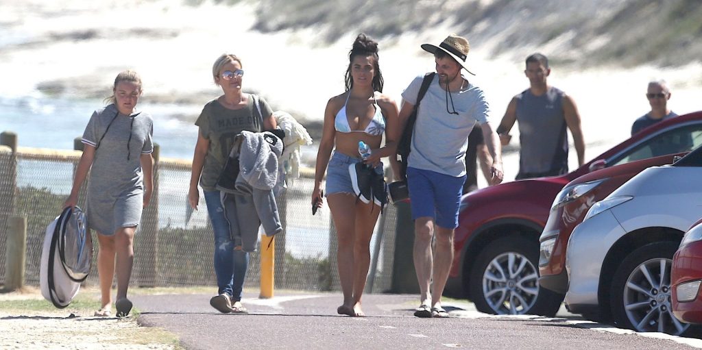 Holly-Young-Upskirt-STARS-com-39