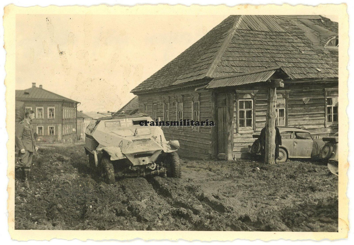 Orig. Foto SdKfz 251 Panzerspähwagen im Dreck in Russland 1941 Pkw Panzer