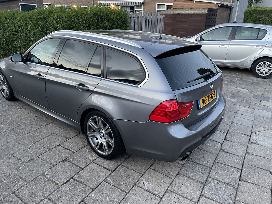 9970710E-BEAE-45B8-A2F4-E242771E5811