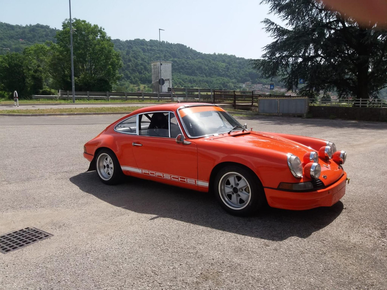 911 2 4 S orange 110000