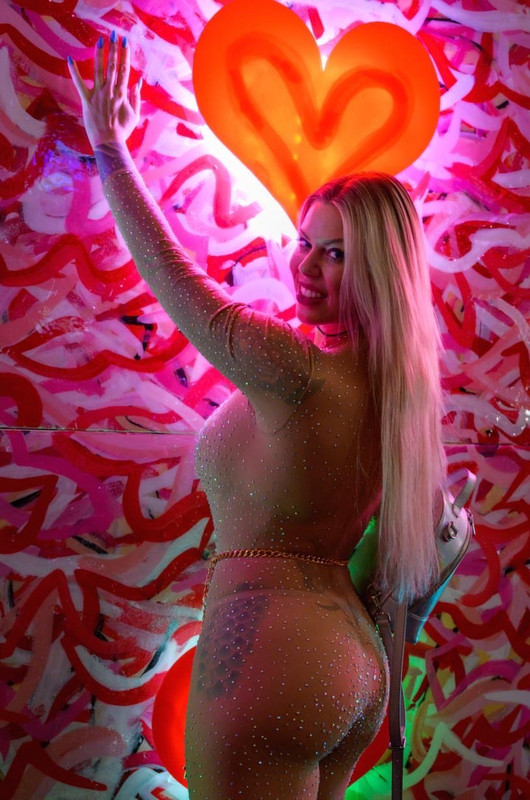 AD35E7B0-61CE-4B73-A3E5-F8F634D708D4