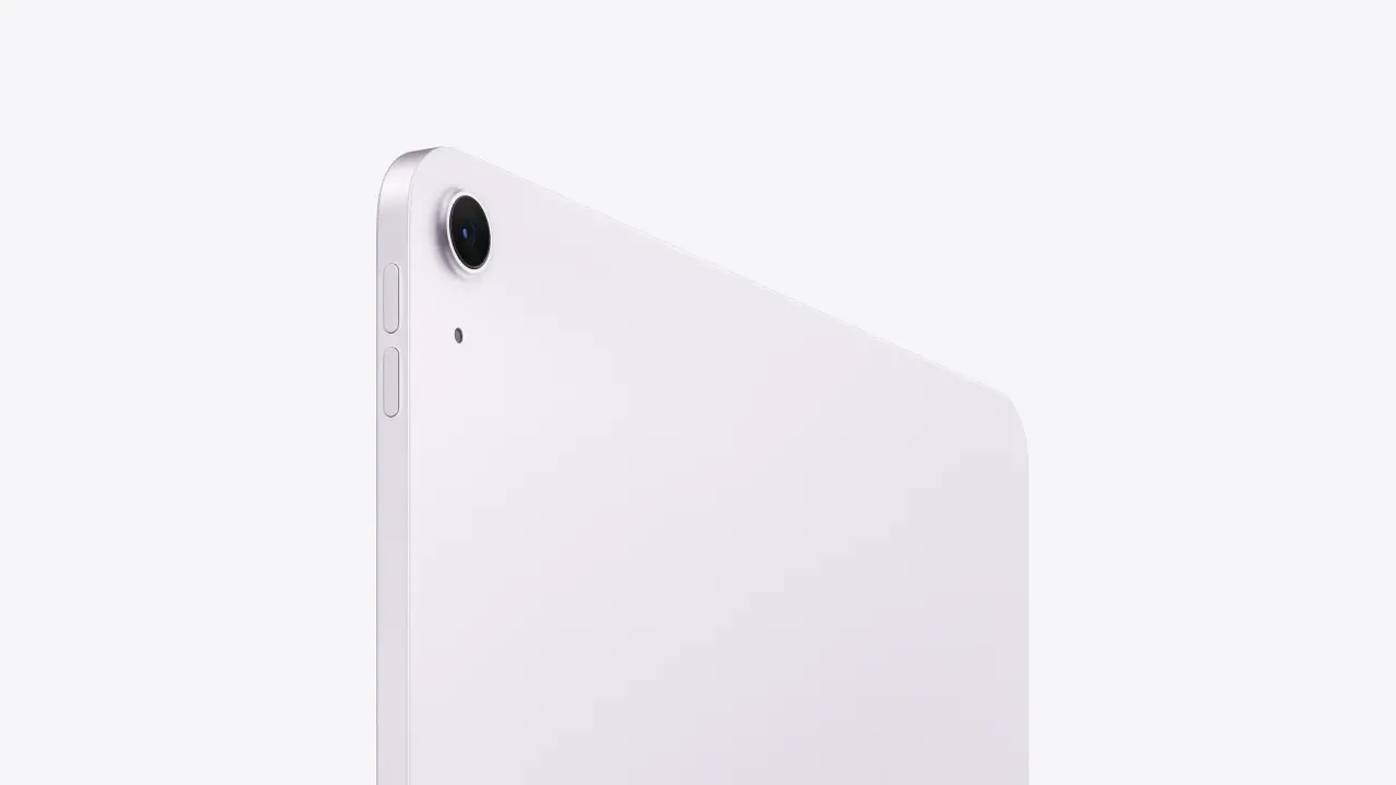 El iPad Air mostrando su cámara frontal en horizontal y su cámara trasera.