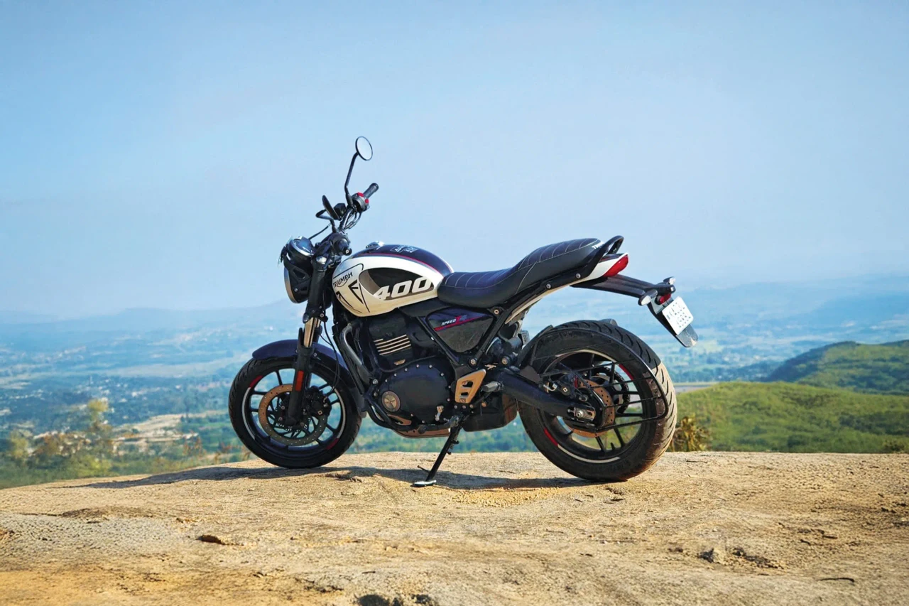 Triumph Speed T4 tyre fitment context