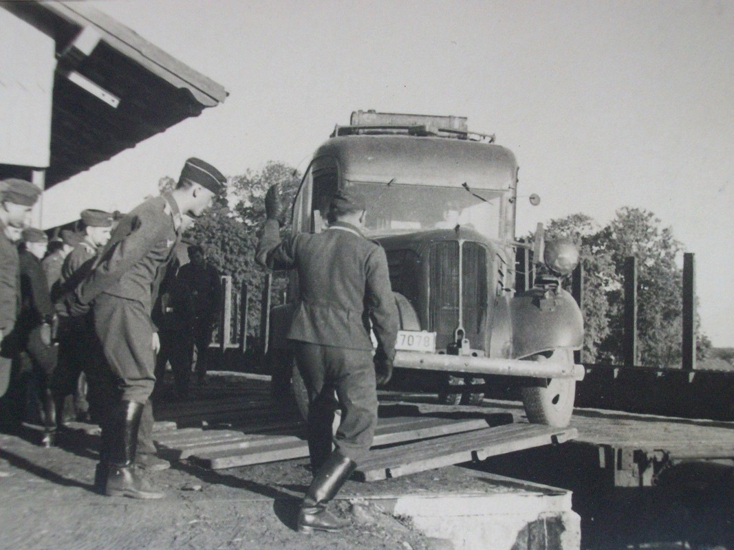 Zugverladung, französischer Beute LKW Berlit VIP