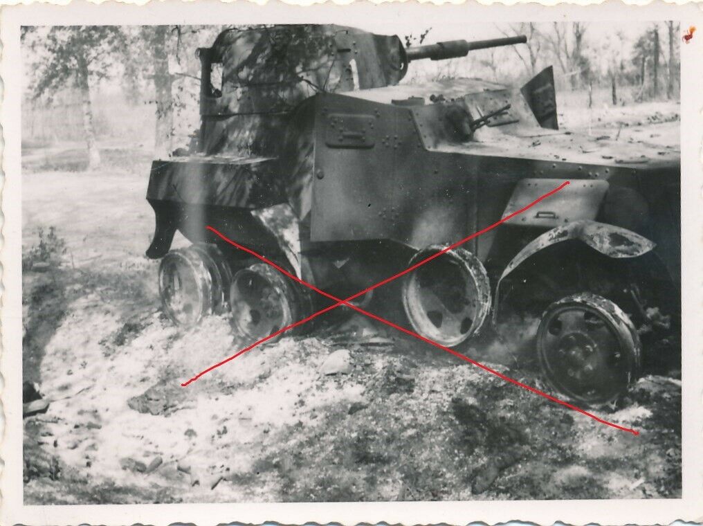Foto 2 Wk zerstörter Radpanzer tank Russland