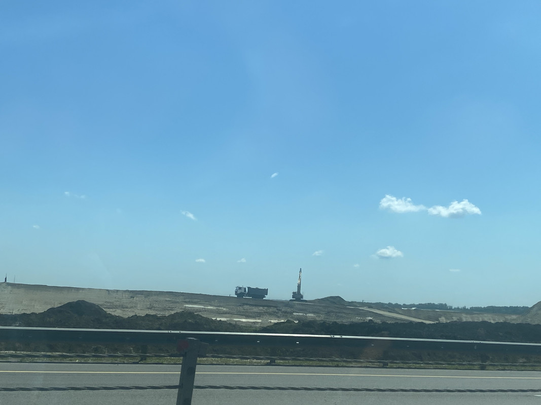 ACECD1F3-3B53-4E9C-B0F5-3FED178B3B4B